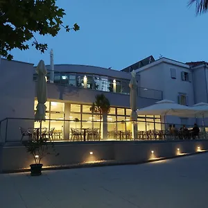 hotel-villa-elisabeth-veli-losinj-health-resort.primorje-gorskikotar.com/